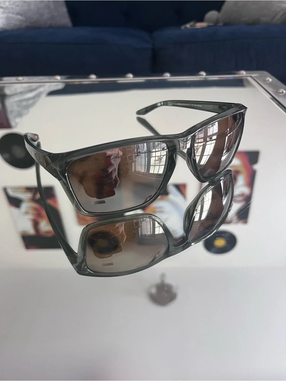 Oakley sleek black